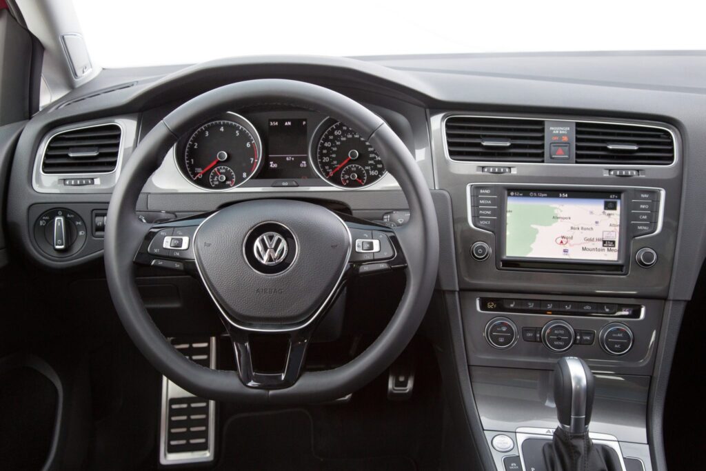 2017 golf alltrack interior