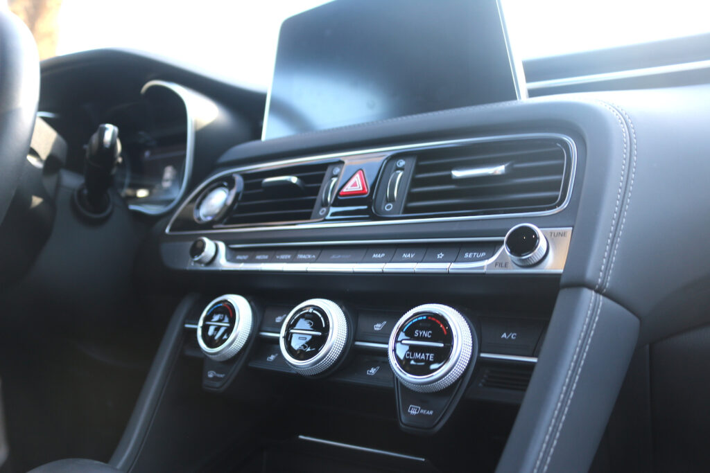 G70 RWD 3.3T Sport