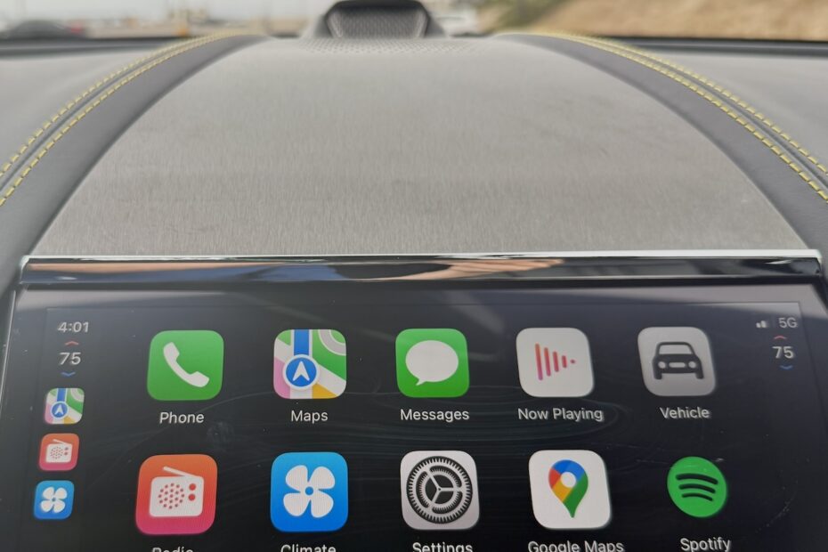 CarPlay Ultra