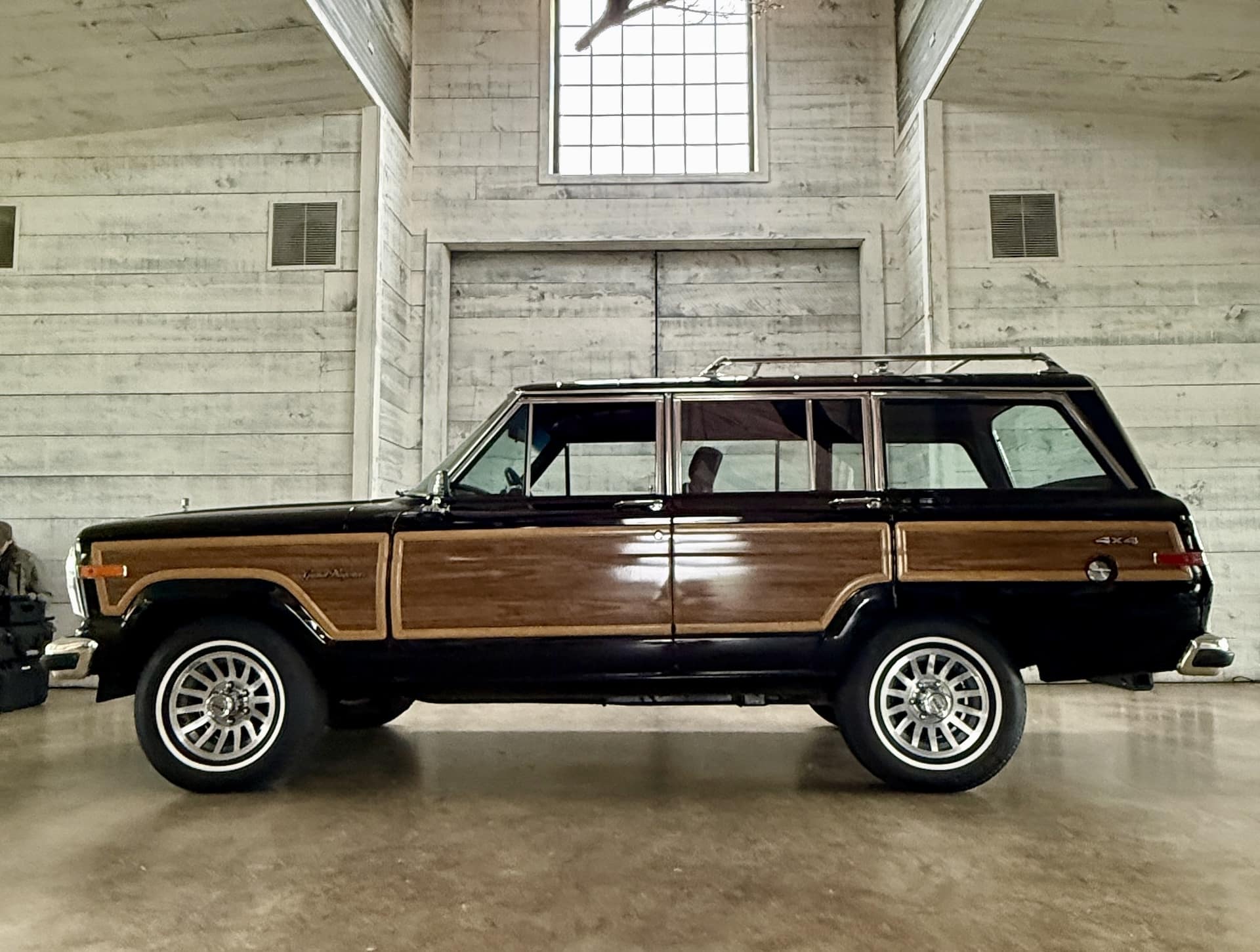 classic Wagoneer